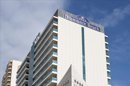 Vista del hotel Diamante Beach, que está siendo desalojado gradualmente, en el que un brote de legionella ha causado el fallecimiento de tres turistas británicos y 12 infectados más. EFE